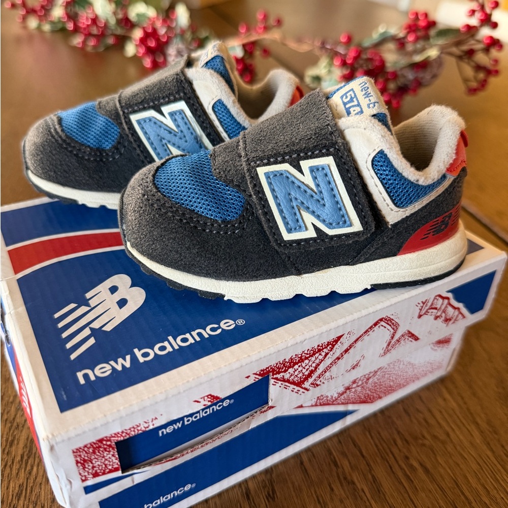 New Balance & Saucony Toddler Sneakers $15 each - Picture 3 of 5